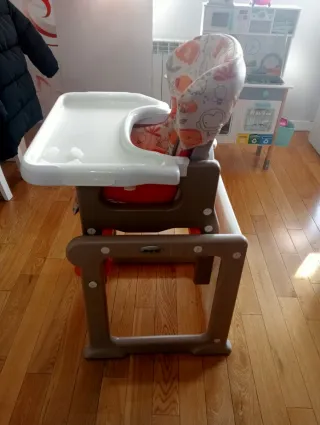 Trona de bebé con cojín estampado