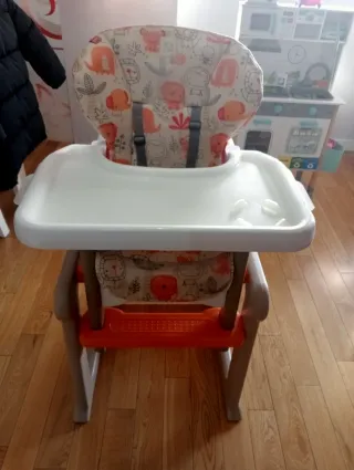 Trona de bebé con cojín estampado