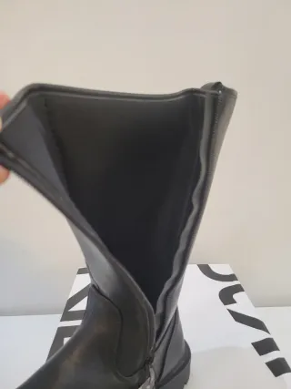 Bota alta Chika10 cremallera negra T38 (justa)