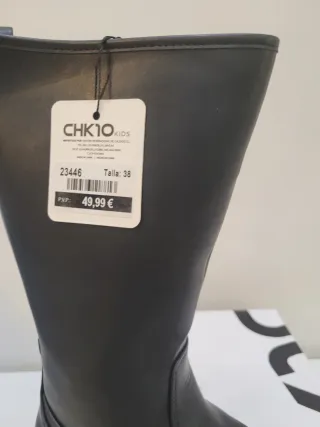 Bota alta Chika10 cremallera negra T38 (justa)