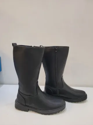 Bota alta Chika10 cremallera negra T38 (justa)