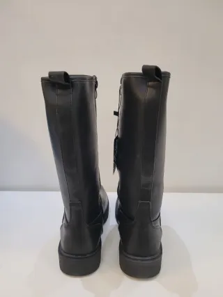 Bota alta Chika10 cremallera negra T38 (justa)