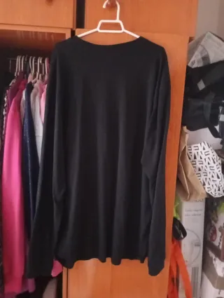 Camiseta negra y roja manga larga paranoid