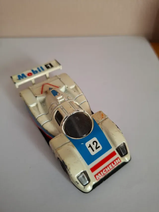 Aston Martin AMR1 Serie CAMPEÓN de Guisval,año1988