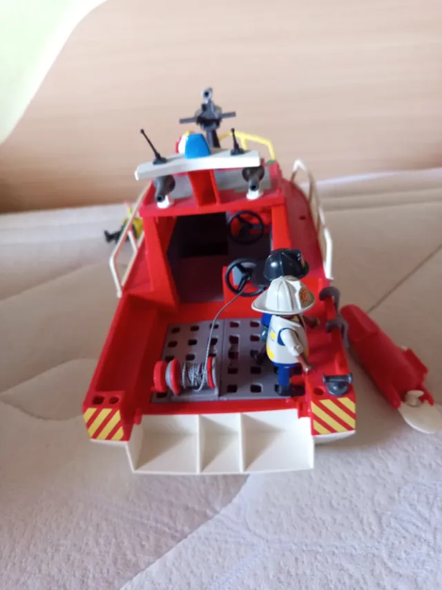 Barco Bomberos Playmobil con 3 Figuras