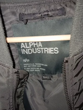 Chaqueta Alpha Industries verde militar