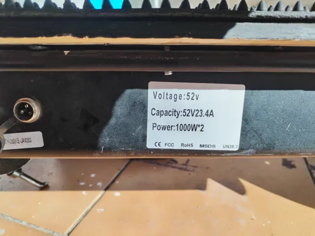 Patinete eléctrico negro