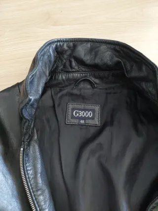 URGE: Chaqueta de cuero negra