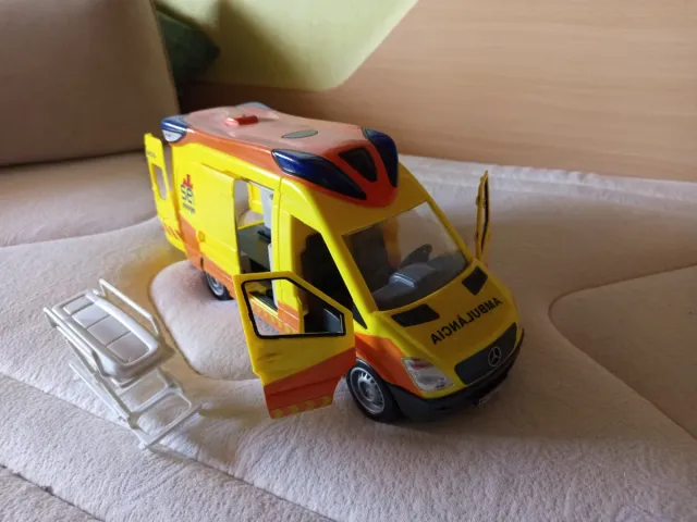 Ambulancia Juguete con Luz y Sonido