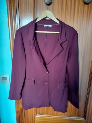 Americana color Burdeos