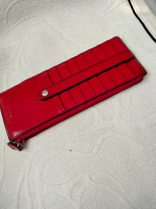 Cartera de piel roja Lodis