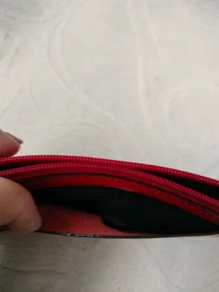 Cartera de piel roja Lodis