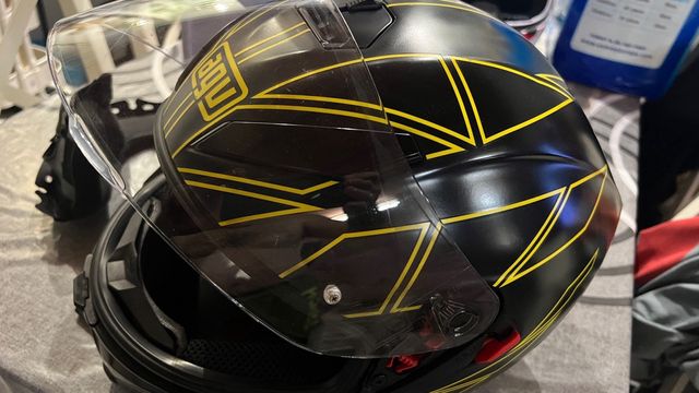 Casco AGV Talla M Negro y Amarillo