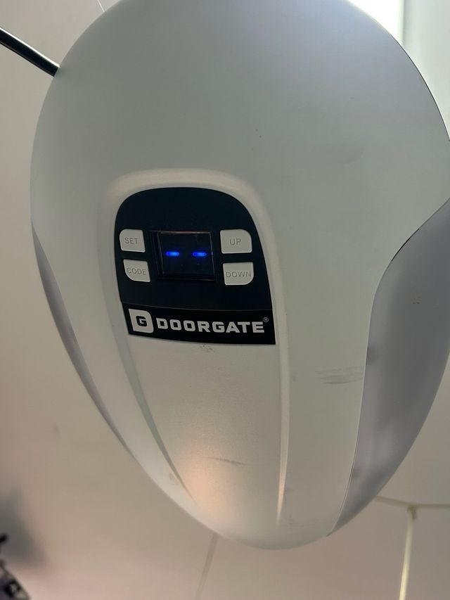 Puerta automática sectional blanca