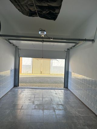 Puerta automática sectional blanca