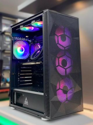 PC GAMER RYZEN 7 9800X3D + RTX 5070! NUEVO ! !