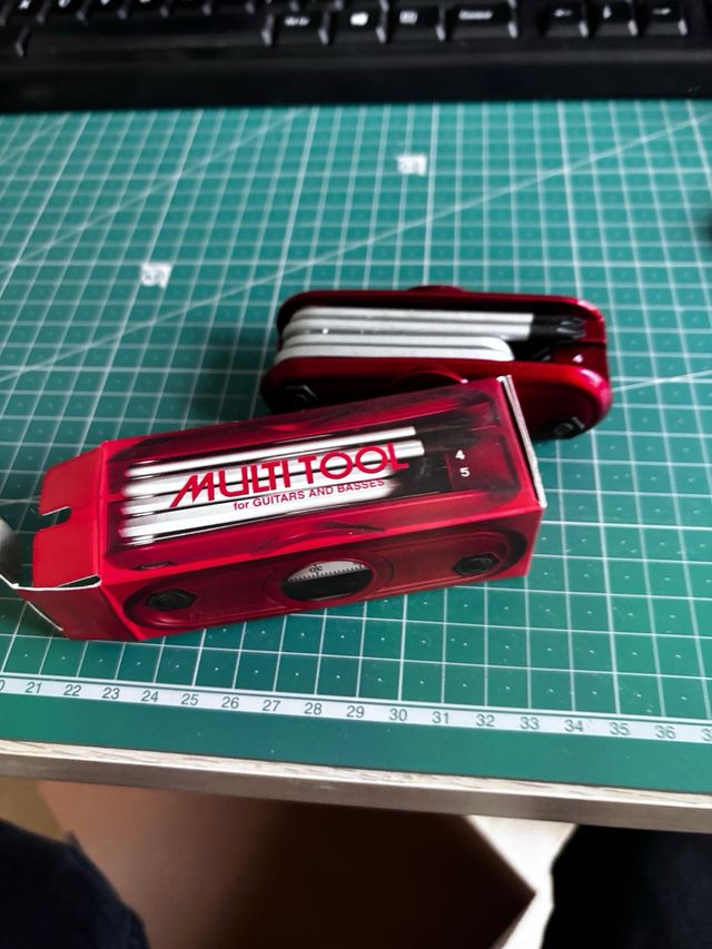 Herramienta Multiusos Ibanez Roja