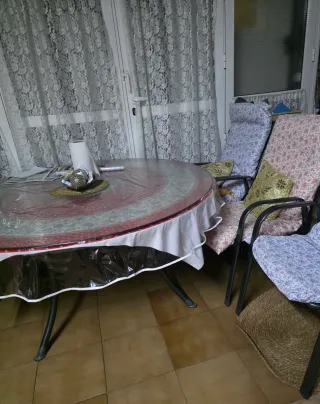 Mesa redonda cristal y 6 sillas jardín e interior