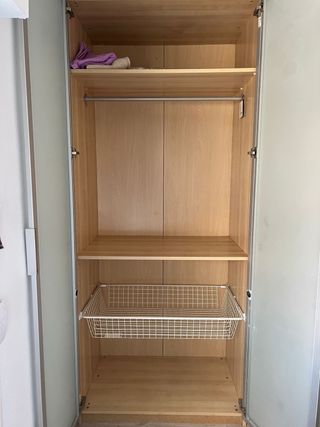 Grande armadio in legno, metallo e vetro