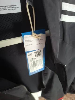 Chaqueta Adidas Negra y Roja