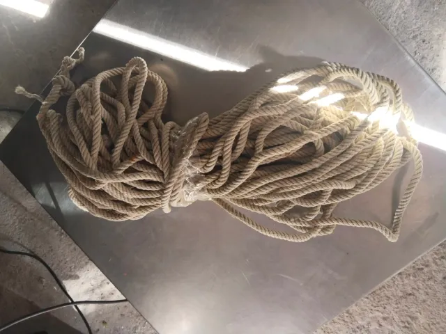 Cuerda gruesa de cáñamo