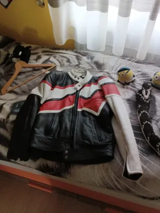 Chaqueta Moto Cuero Tricolor.. talla S