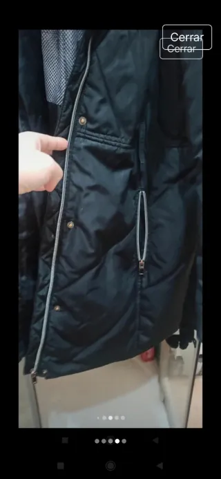 Abrigo parka acolchada negra