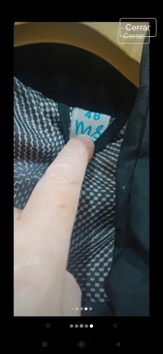 Abrigo parka acolchada negra