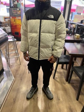 Chaqueta The North Face Negra y Blanca