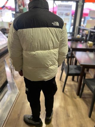 Chaqueta The North Face Negra y Blanca