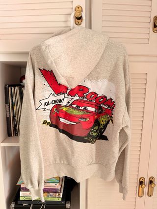 Sudadera Rayo McQueen Bershka Gris