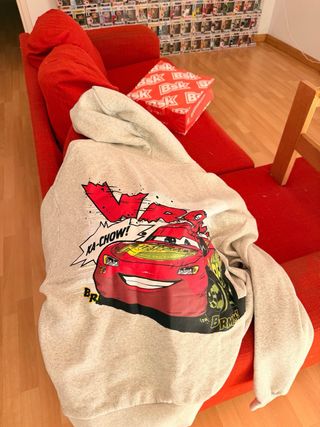 Sudadera Rayo McQueen Bershka Gris