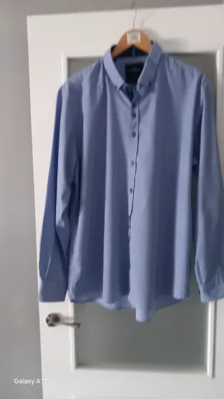 Camisa celeste estampada