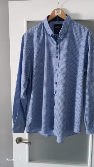 Camisa celeste estampada