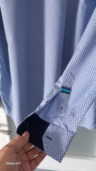 Camisa celeste estampada