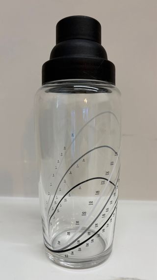 Shaker in vetro con misurazioni
