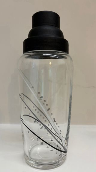 Shaker in vetro con misurazioni