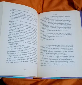 Libro "Knit Two" di Kate Jacobs, in inglese