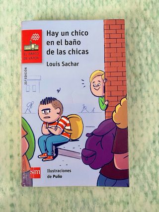 Hay un chico en el baño de las chicas (El Barco...