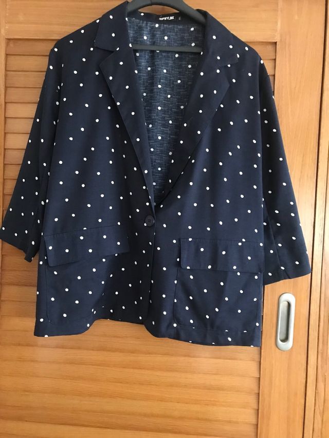 Blazer azul con lunares blancos Talla M
