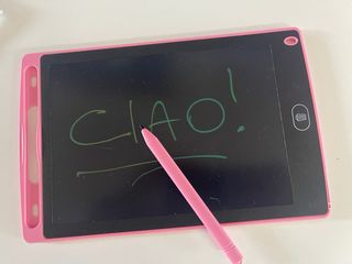 Lavagnetta elettronica rosa con pennino