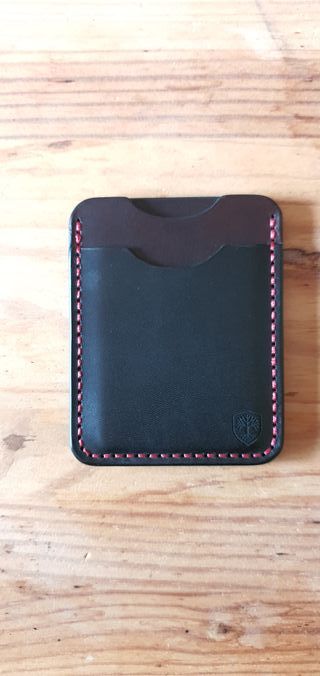 Tarjetero de cuero artesanal personalizable