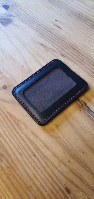 Tarjetero de cuero artesanal personalizable