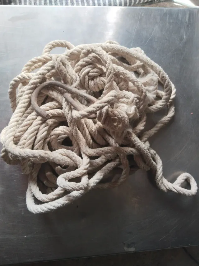 Cuerda gruesa de algodón enrollada