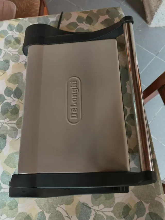 Piastra bistecche ora DeLonghi CG 400