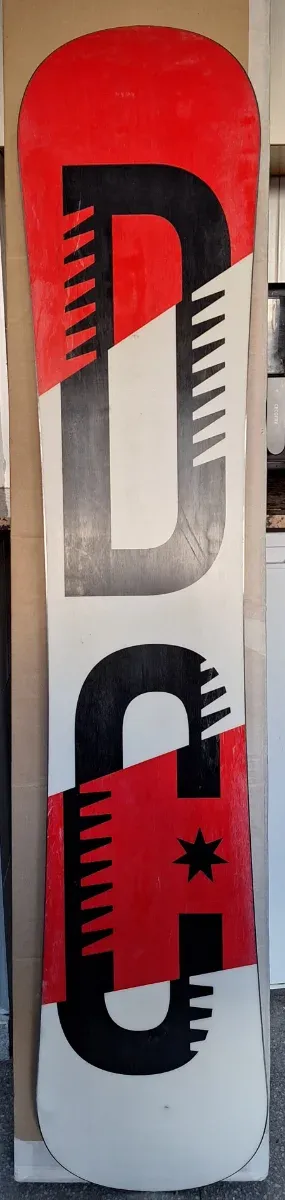 Tabla Snowboard DC 153cm. Muy buen estado.