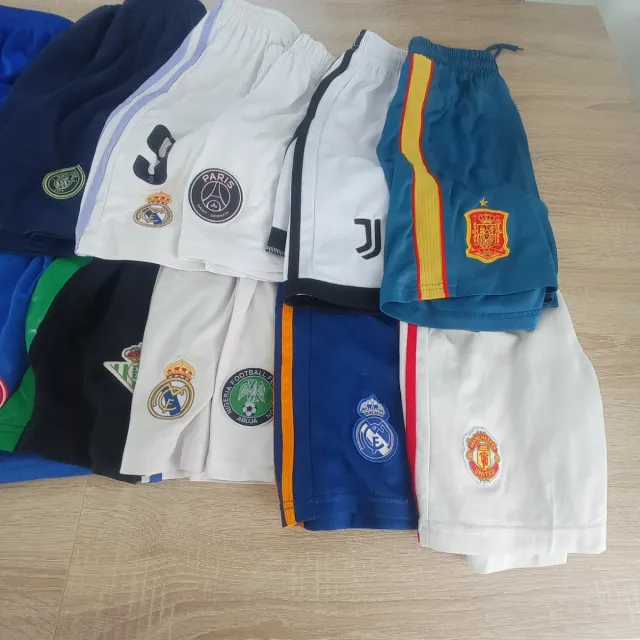 Lote 17 Pantalones Cortos Deportivos talla 12 niño