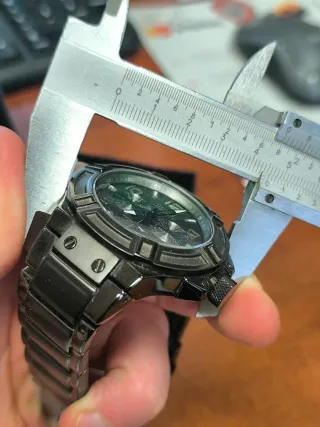 Reloj Guess Gris Cronógrafo