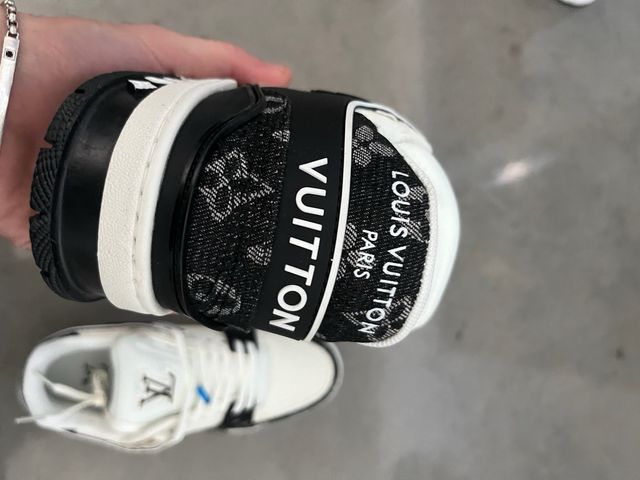 Louis Vuitton Trainer nere bianche
