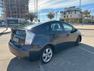 Toyota Prius 2011